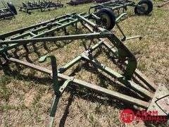 John Deere  Spring Tooth Chisel Plow