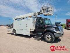 2006  International  4400  Boom Bucket Truck