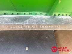2014  Brent  1396  Grain Cart