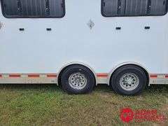 2013  Shadow   4 Horse Trailer w/ Living Quarters   - 42FT