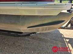 2014  Sun Tracker  Party Barge 20DLX  Pontoon - 20FT