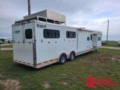 2013  Shadow   4 Horse Trailer w/ Living Quarters   - 42FT