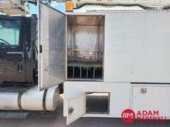 2006  International  4400  Boom Bucket Truck