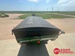 2014  Brent  1396  Grain Cart
