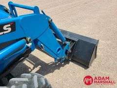 LS  XR4046  MFWD Utility Tractor w/Loader