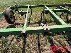 John Deere  1600  Chisel Plow - 16FT