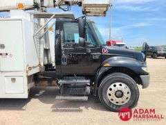 2006  International  4400  Boom Bucket Truck