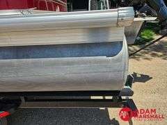 2014  Sun Tracker  Party Barge 20DLX  Pontoon - 20FT