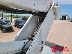 2006  International  4400  Boom Bucket Truck