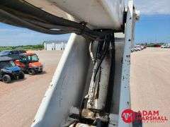 2006  International  4400  Boom Bucket Truck