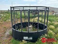 Behlen   MFG  Haysmart Bale Feeder