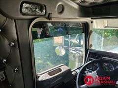 2022  Kenworth  W900  Semi Truck