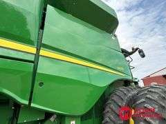 2014  John Deere  S670  Combine