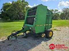 John Deere  535  Baler