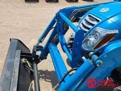 LS  XR4046  MFWD Utility Tractor w/Loader