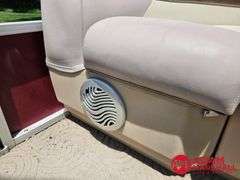 2014  Sun Tracker  Party Barge 20DLX  Pontoon - 20FT