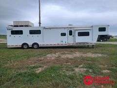 2013  Shadow   4 Horse Trailer w/ Living Quarters   - 42FT