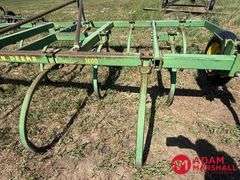 John Deere  1600  Chisel Plow - 16FT