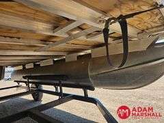 2014  Sun Tracker  Party Barge 20DLX  Pontoon - 20FT