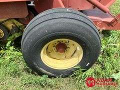 New Holland  660  Round Baler