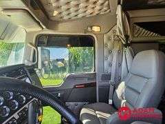 2022  Kenworth  W900  Semi Truck