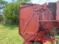 New Holland  660  Round Baler