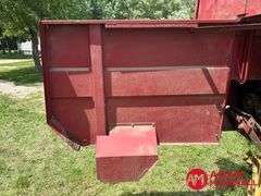 New Holland  660  Round Baler