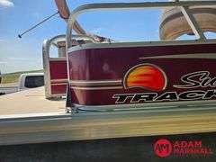2014  Sun Tracker  Party Barge 20DLX  Pontoon - 20FT