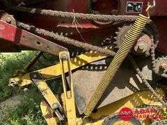 New Holland  660  Round Baler