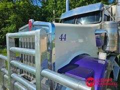 2022  Kenworth  W900  Semi Truck