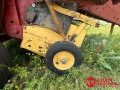 New Holland  660  Round Baler