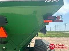 2014  Brent  1396  Grain Cart