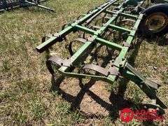 John Deere  Spring Tooth Chisel Plow