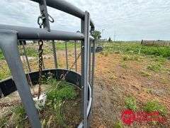 Behlen   MFG  Haysmart Bale Feeder