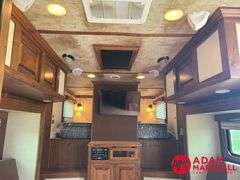 2013  Shadow   4 Horse Trailer w/ Living Quarters   - 42FT
