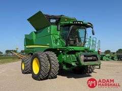 2017 John Deere S680 Combine