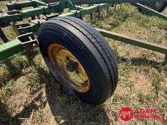 John Deere  Spring Tooth Chisel Plow