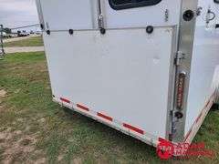 2013  Shadow   4 Horse Trailer w/ Living Quarters   - 42FT
