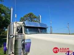 2022  Kenworth  W900  Semi Truck