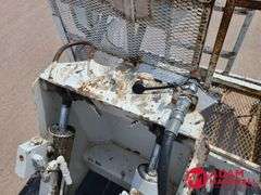 2006  International  4400  Boom Bucket Truck