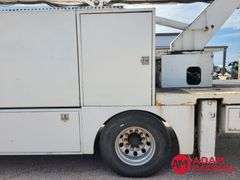 2006  International  4400  Boom Bucket Truck