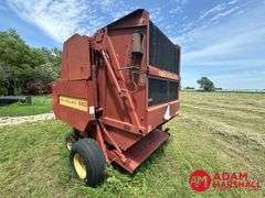 New Holland  660  Round Baler