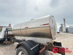 1999  International  4900  Liquid Tender Truck