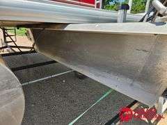 2014  Sun Tracker  Party Barge 20DLX  Pontoon - 20FT