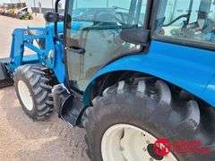 LS  XR4046  MFWD Utility Tractor w/Loader