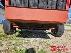 Hesston  550  Baler