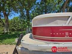 2014  Sun Tracker  Party Barge 20DLX  Pontoon - 20FT