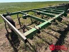John Deere  1600  Chisel Plow - 16FT