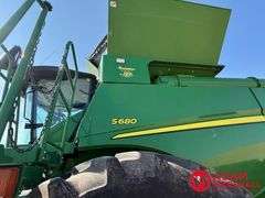 2017 John Deere S680 Combine