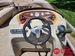 2014  Sun Tracker  Party Barge 20DLX  Pontoon - 20FT